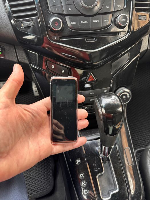 Mini telefon redkiy Model imey o’tgan