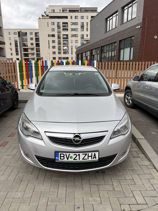 Opel Astra J, 2010, 1.6 benzina