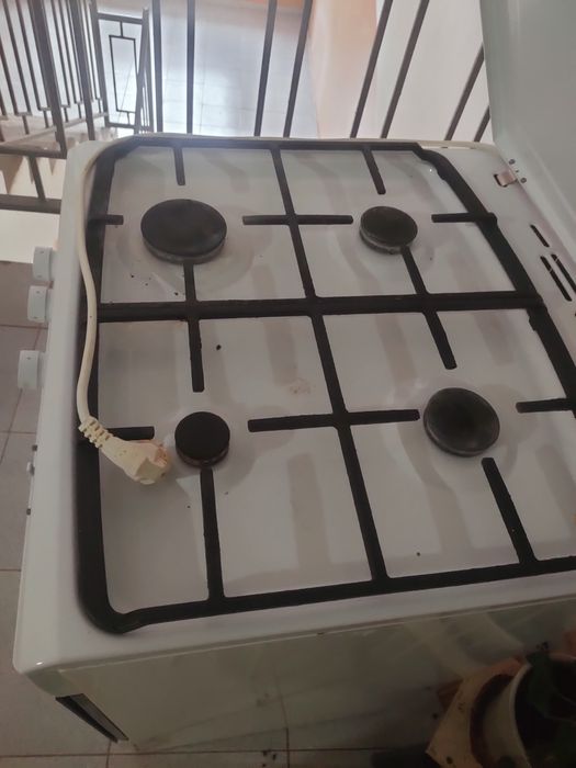 Продам газовую плиту