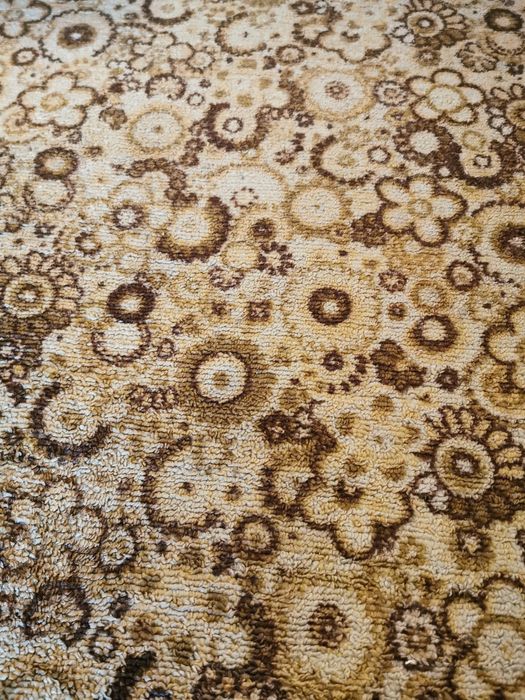 Мокет  в доста добро състояние