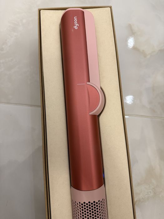 Dyson airstrait Дайсън