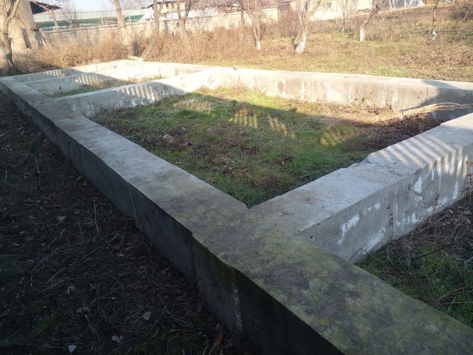 Uchastka sotiladi srochna