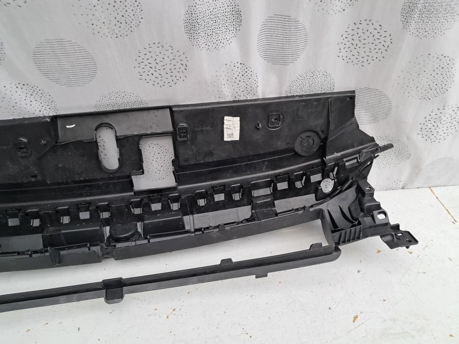 Решетка преден радиатор Peugeot 208/2