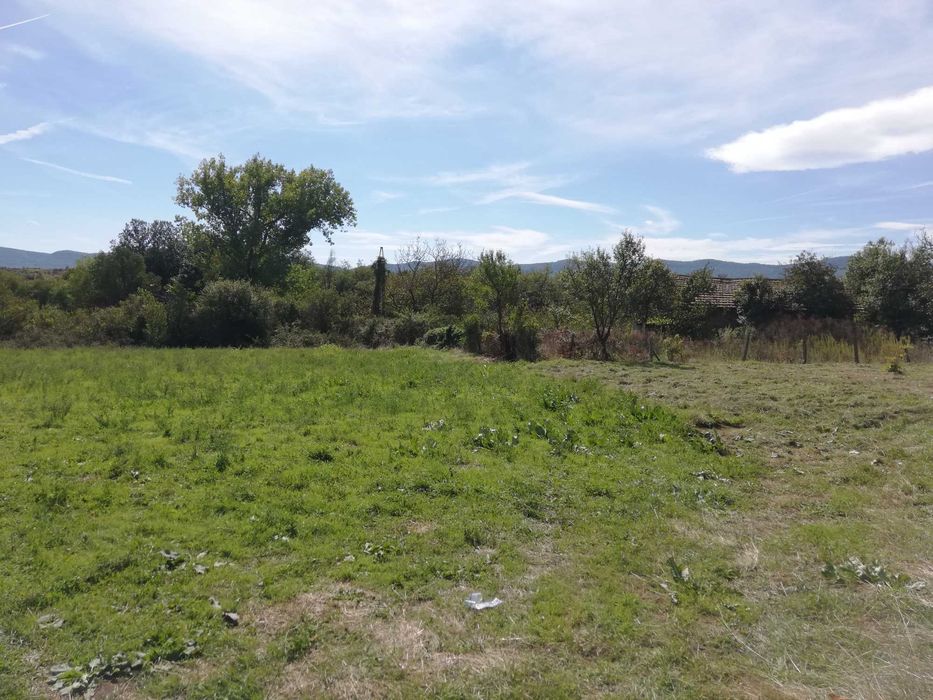 Продавам имот в с.Горно Пещене, общ.Враца