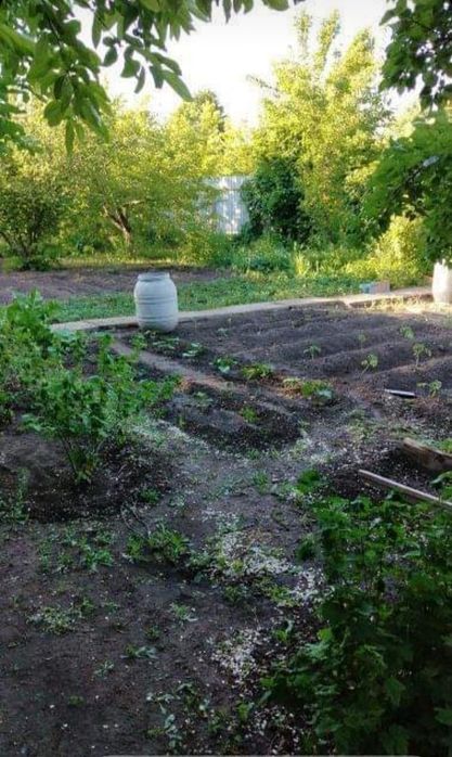 Продам участок вдоль дороги.