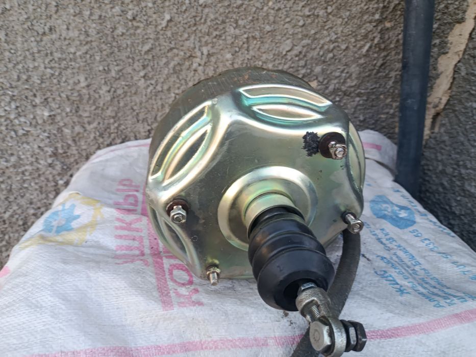 Продам ваакум тормоз на Волгу 31029,24