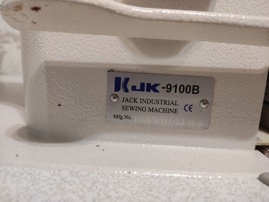 Продам швейную машинку Jack