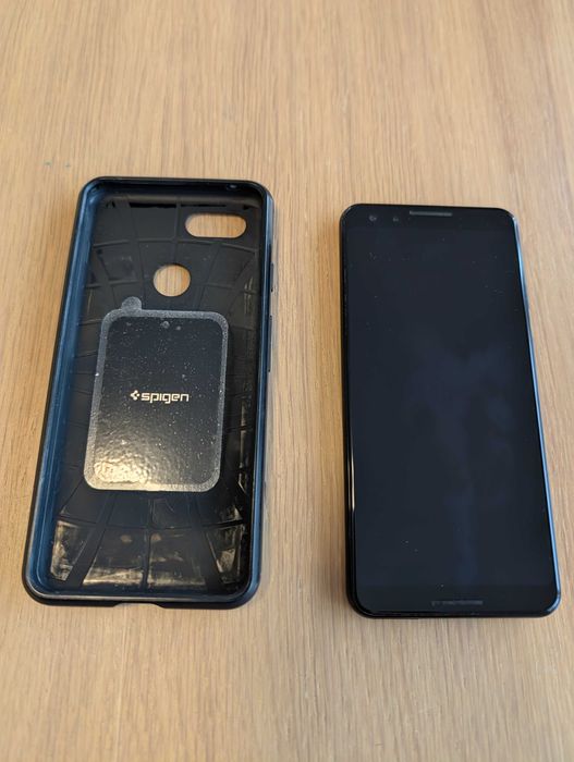Google Pixel 3, 64GB + Spigen Rugged Armor