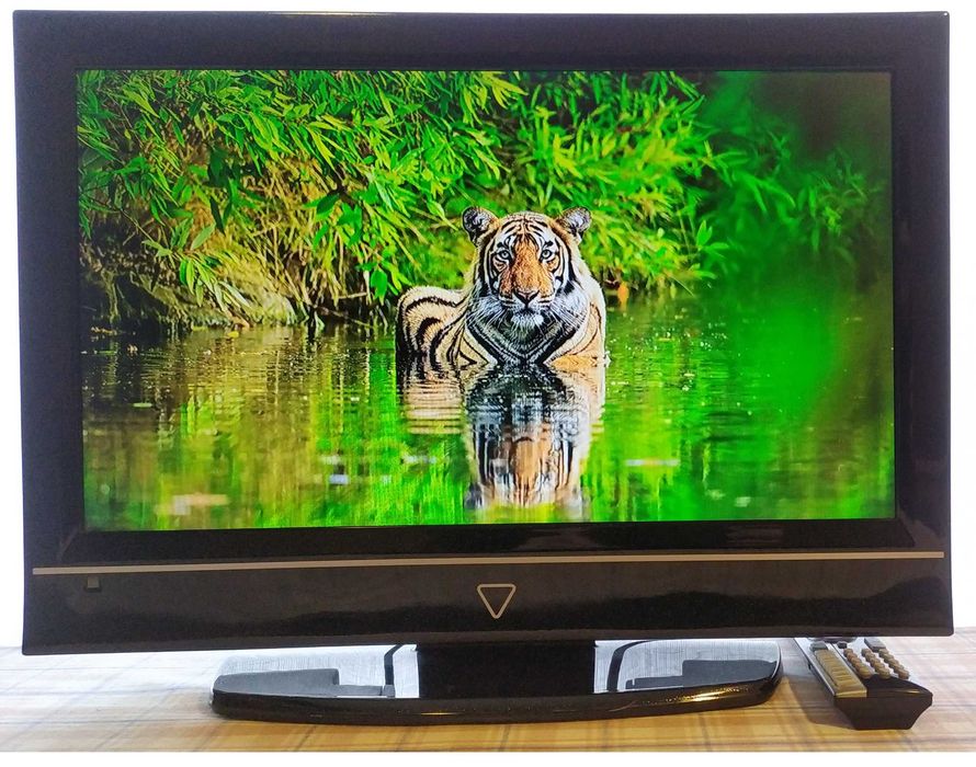 Телевизор с DVD плейър и оригинално дистанционно