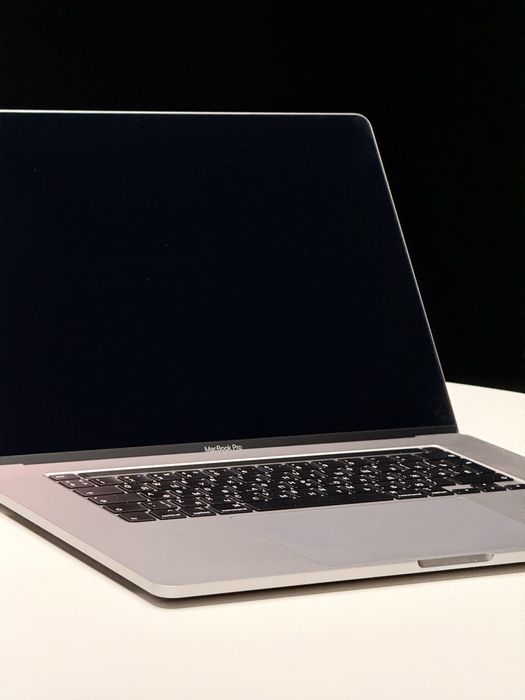 Macbook Pro 16 i9 16gb/1tb 5500xt 4gb