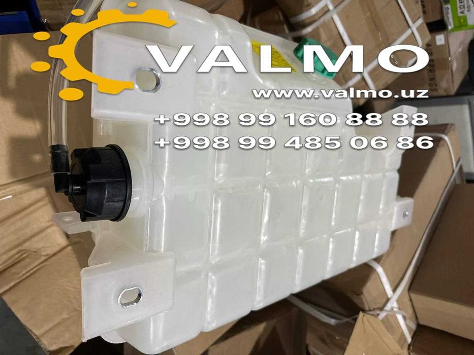 Бачок расширительный в сборе HOWO MAX