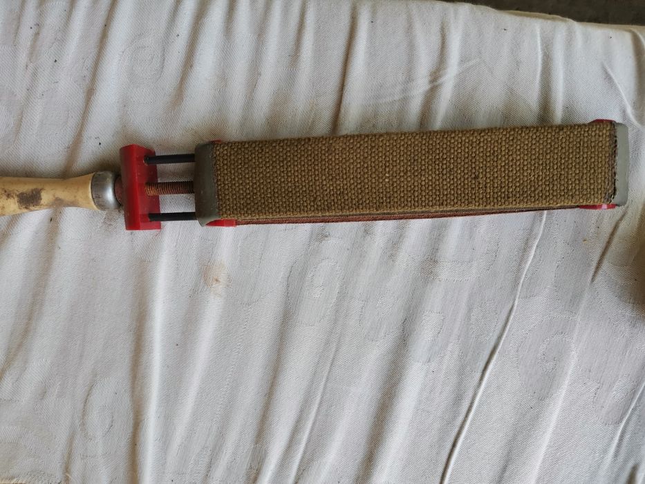 Точилп за бръснач масат