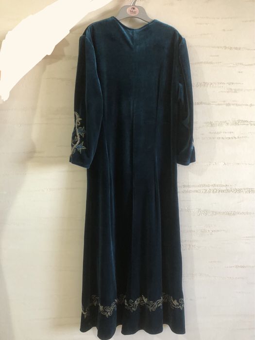 Продам новые платья и кажекей