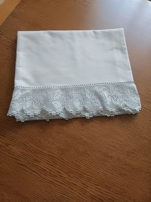 Set 2 Cearceafuri Tradiționale vintage cu Dantelă Lucrată Manual, Superbe (154 x 180 cm) x 2
