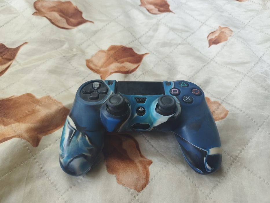 PlayStation 4 slim 1 tb място