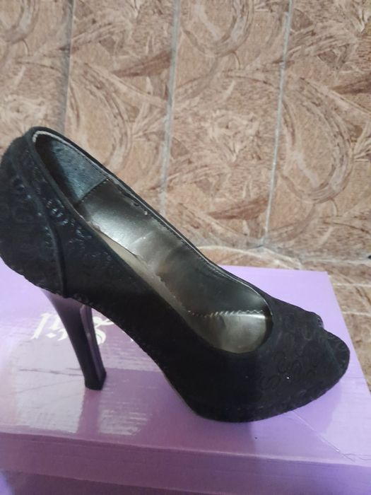 Super pantofi de ocazie,din piele.