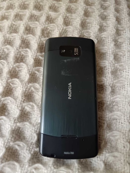Продавам изгодно 2 мобилни телефона Nokia 60 euro, напълно запазени. Nokia 700 с камера 5 мегапиксела -30евро. Другият Nokia е без камера.
