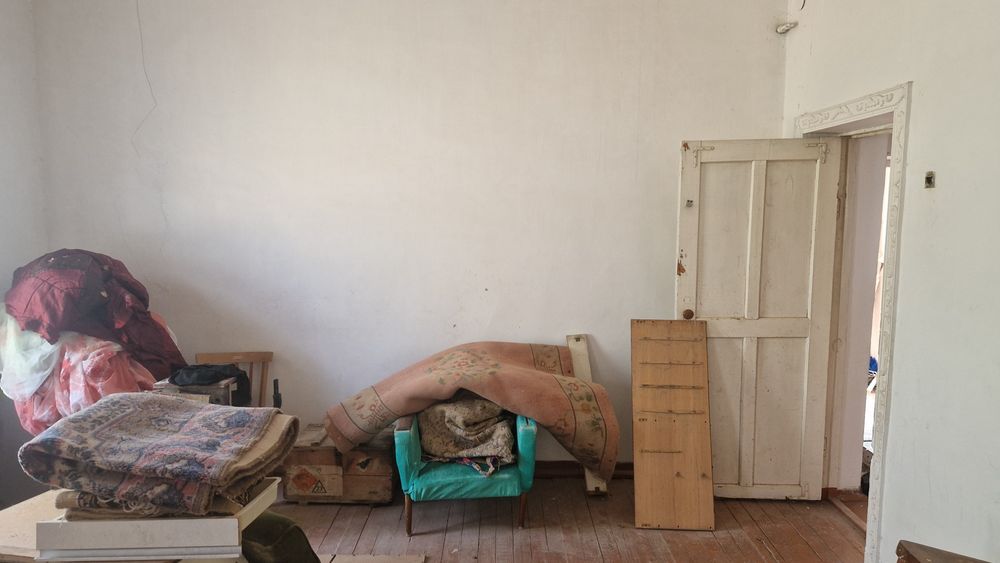 уй сатылады ул.лесхозная6 40-жыл мектеб касында29маршрут журеде