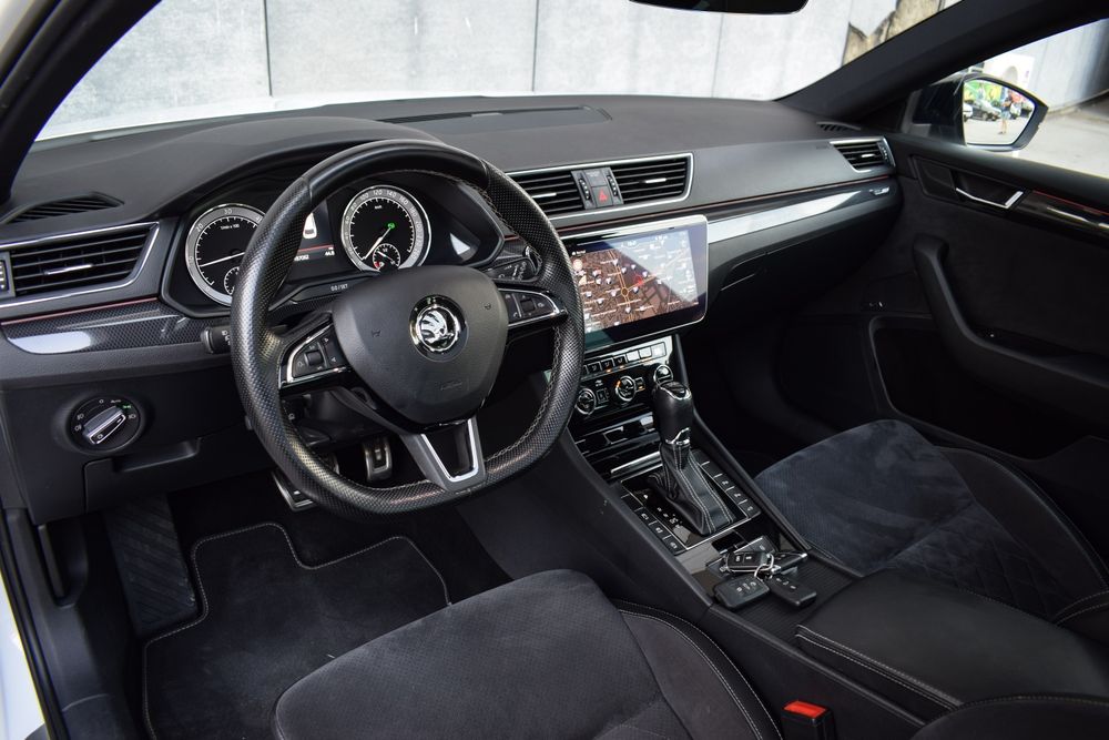 Skoda Superb 2.0 tdi Sportline