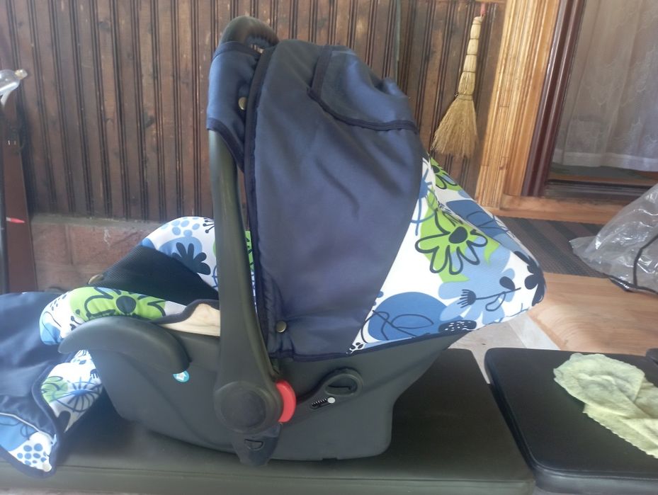 Детская коляска три модификации на одном шасси