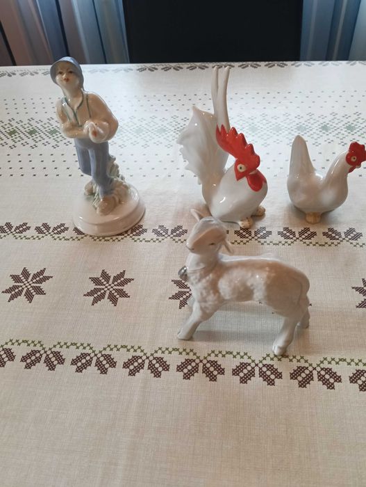 Vând bibelouri diverse figurine