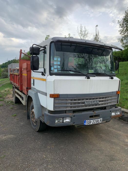 Vand autoutilitara Nissan