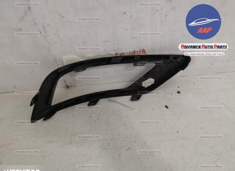 Ауди Q8 / Audi Q8 Оригинална дясна решетка за фар