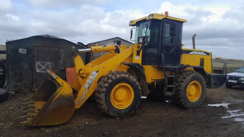 Продам фронтальнй  погрузчик