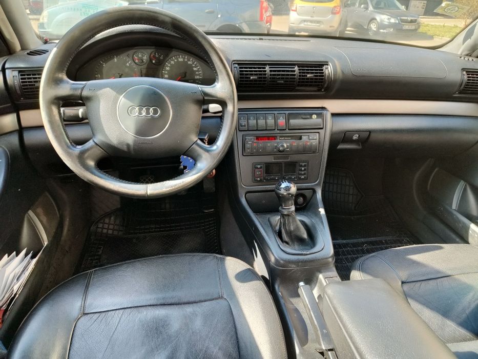 AUDI A4 0 — imagine 4