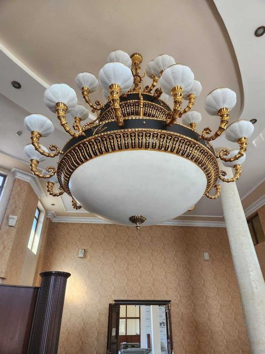 Люстра  катта заллар учун