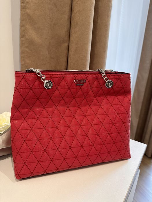 Дамска чанта Guess