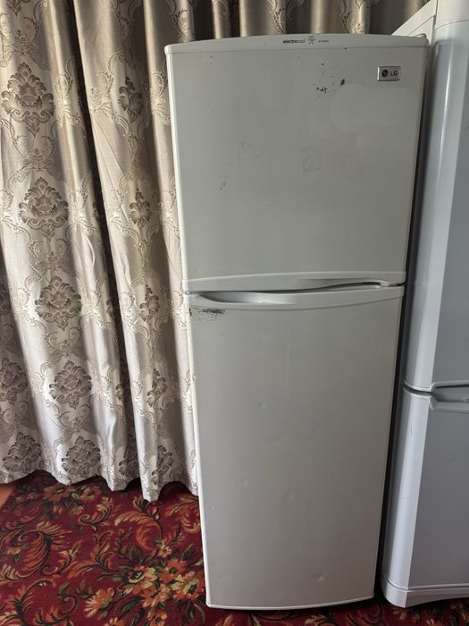 Холодильник LG рабочий