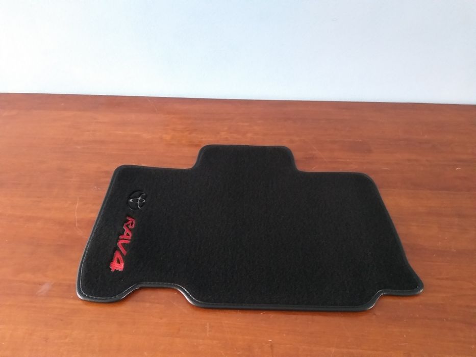 Covorase(presuri) auto din mocheta dedicate TOYOTA RAV 4