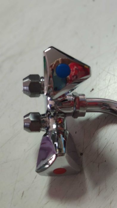 Юнга батерия, тапи за вана,  баня