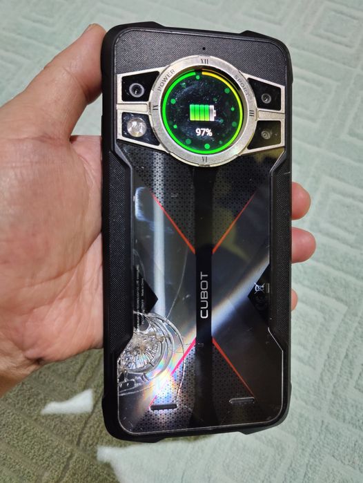 Продам телефон игравой