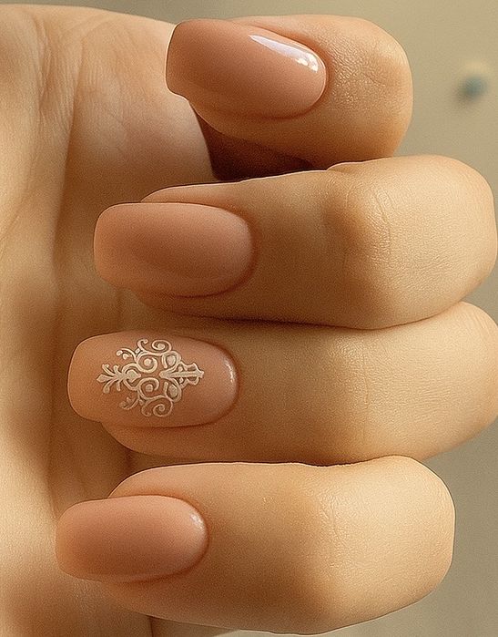 Маникюр и педикюр с выездом на дом