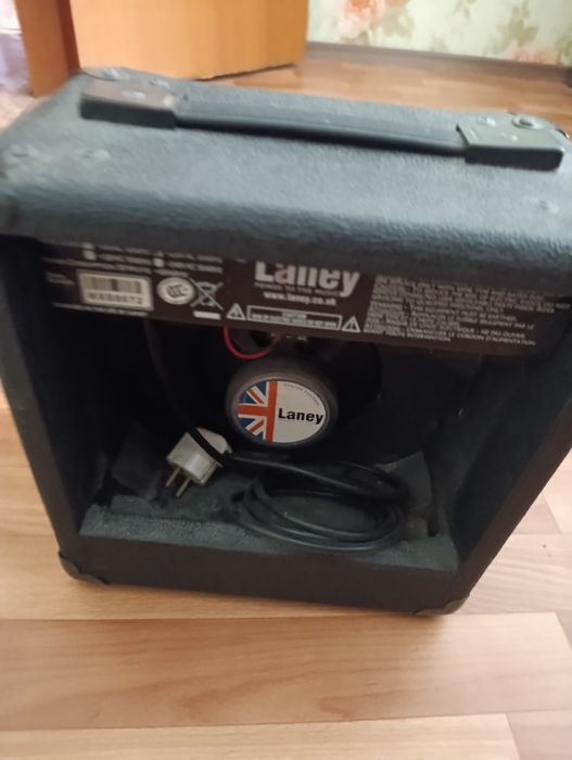 Продам комбо усилитель laney lx12