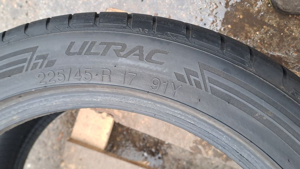 2бр. Почти Нови 225/45/17 Vredestein Ultrac DOT 2022