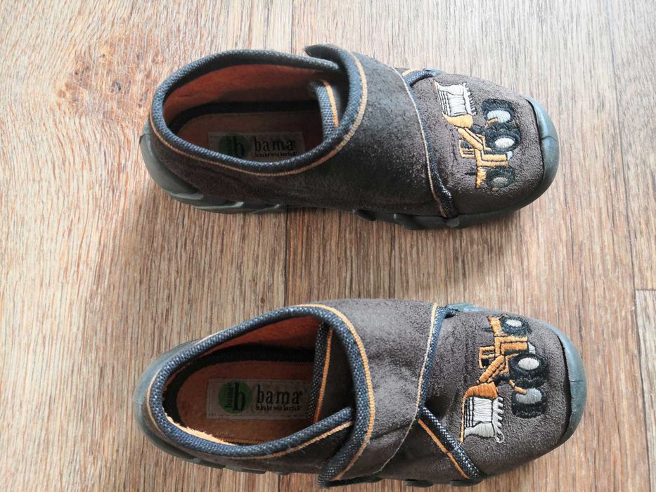 Кроссовки детские