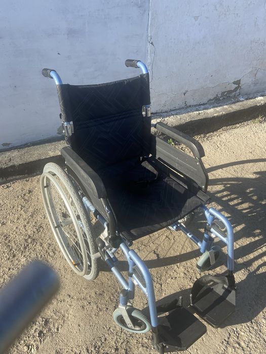 инвалидная коляска