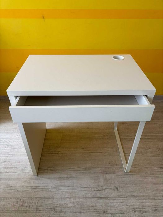 Компютърно бюро с чекмедже - 4 бр.