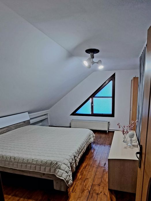 Închiriez apartament