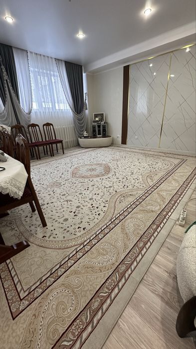 Продам ковёр размером 4 на 5