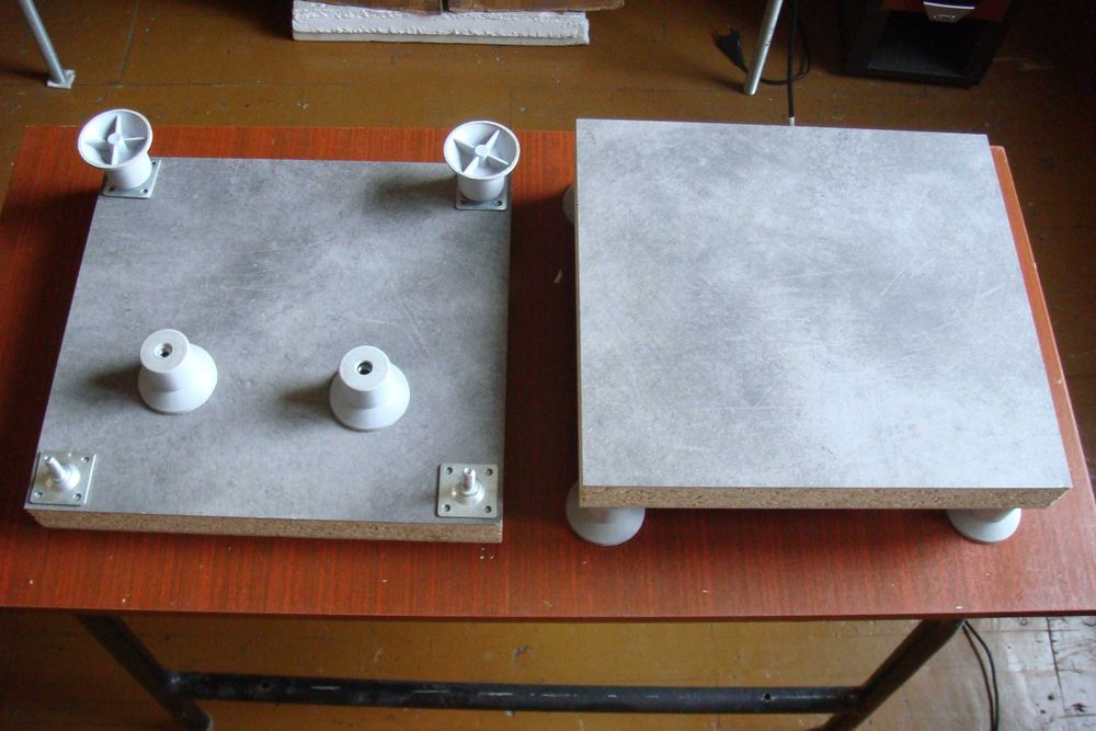 Подставки для  колонок