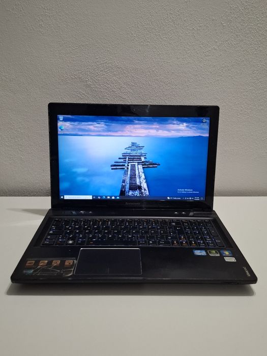 Laptop la 300- 400 lei