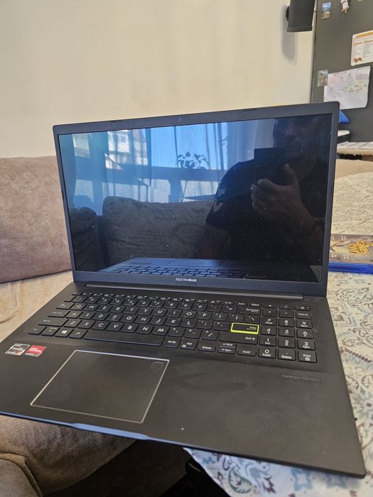 ASUS VivoBook M513U Ryzen 5, 8 GB RAM – за части/ремон
