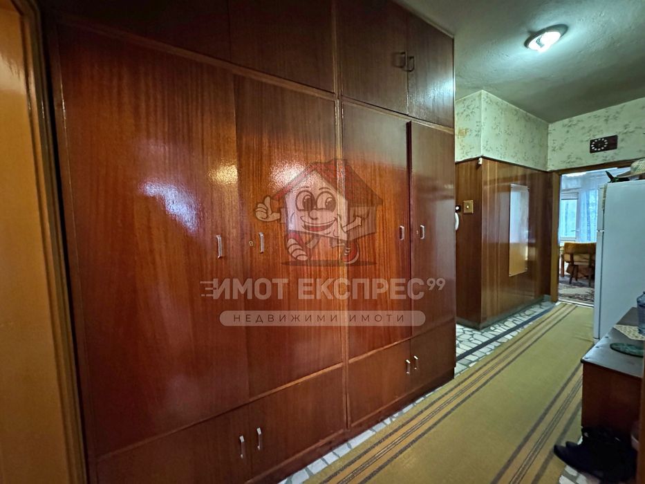 Дава се под наем Тристаен апартамент в Асеновград - 90 кв.м за 306 € - Снимка #12