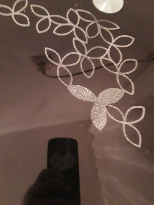 Черная стеклянная подставка