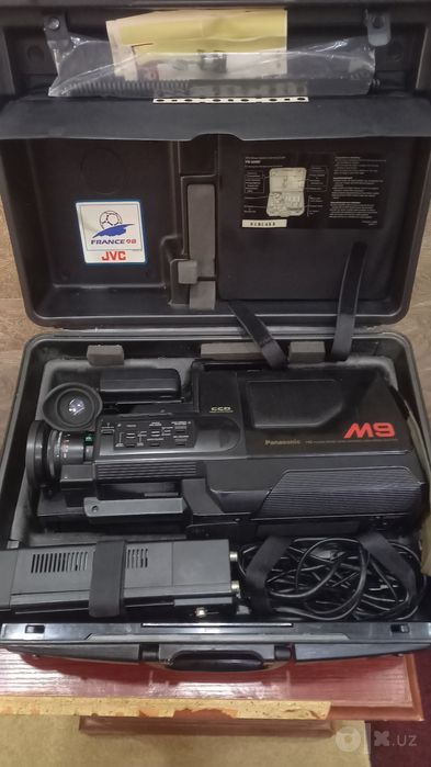 Продам  срочно! Видеокамеру фирмы Panasonic M9 производство япония!
