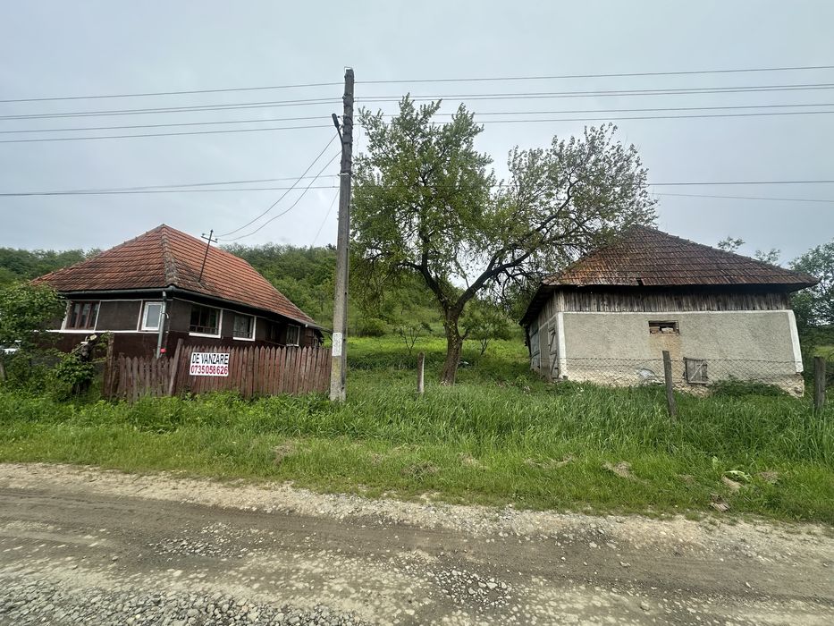 Casa, anexa si teren intravilan